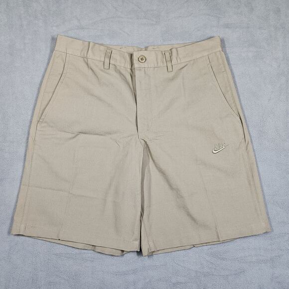 Nike Club Chino Shorts Mens 32 Flat Front Khaki 100% Cotton Preppy School Golf - Picture 1 of 13